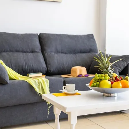 Wonderful Location, Close To The Beach Апартаменты Арона
