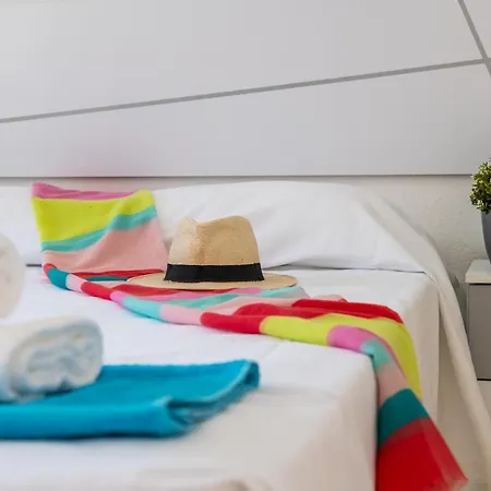 Wonderful Location, Close To The Beach Апартаменты *