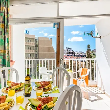 Апартаменты Wonderful Location, Close To The Beach *