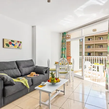 Wonderful Location, Close To The Beach Апартаменты Арона