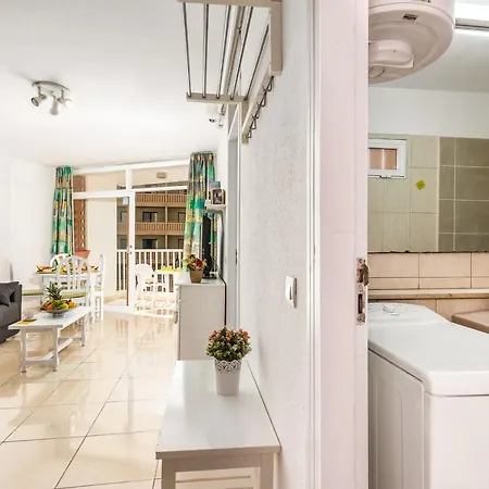 Wonderful Location, Close To The Beach Апартаменты Арона